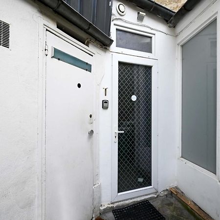2 Bed Modern Fully Furnish Flat,Close To Buttes Chaumon Park Lejlighed Paris Eksteriør billede