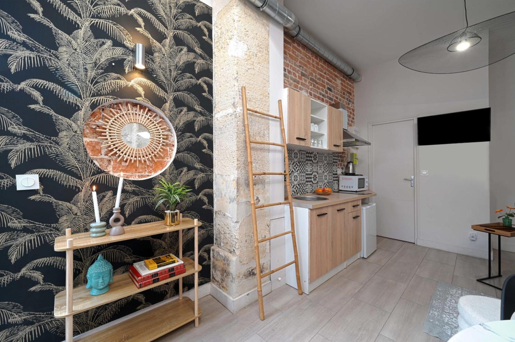 2 Bed Modern Fully Furnish Flat,Close To Buttes Chaumon Park Lejlighed Paris Eksteriør billede